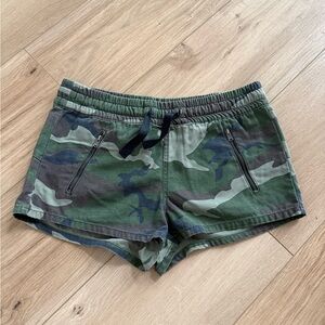 TNA Green Camo Women's Shorts